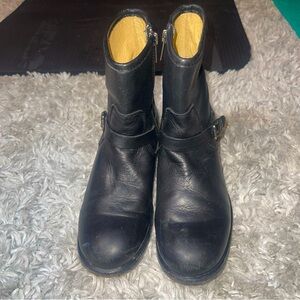 Frye Lynn Strap Short Zipper Ankle Boots Womens Size 6B Black Leather Western